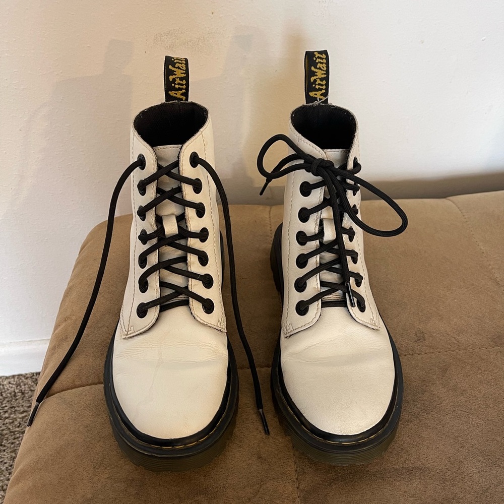 Dr. Martens 1460 SMOOTH LEATHER LACE UP BOOTS